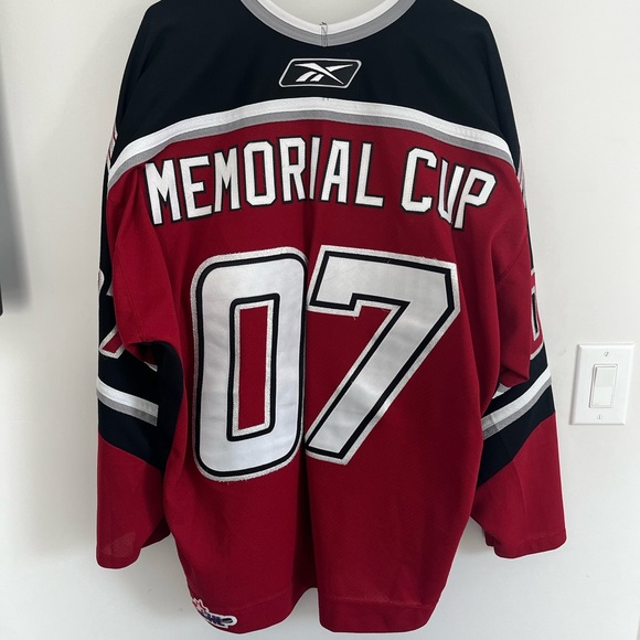 Reebok Vancouver Giants ‘07 Memorial Cup Jersey - Picture 2 of 3